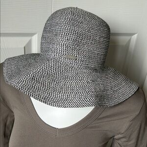 Betmar Black & White Weaved Women’s Sun Hat